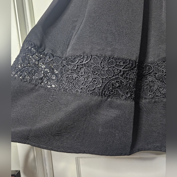 Express Black Midi Full Circle Fit&Flare Skirt W/Sheer Lace Panel Hem Size 2 NWT - Picture 9 of 10